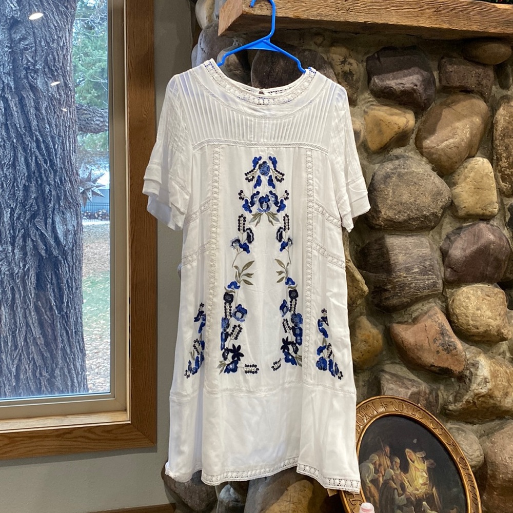 Brass and Roe white floral dress- Small